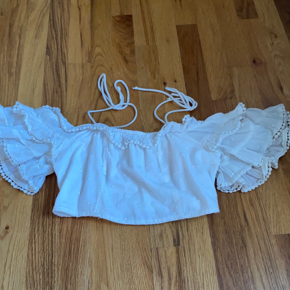 White bouncy crop top